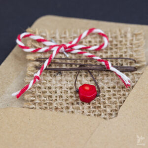 Martisoare handmade din pietre naturale/cristale - Coral Rosu