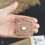 martisor sidef tinut in mana