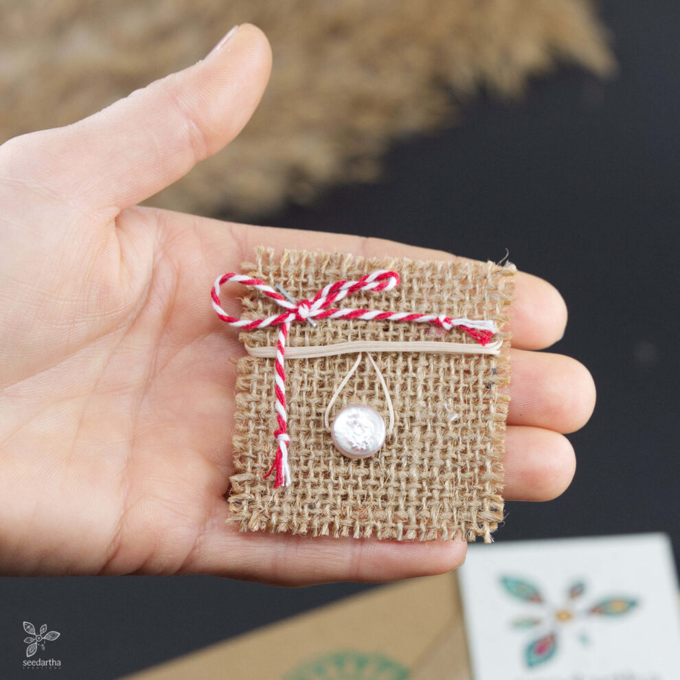 martisor sidef tinut in mana