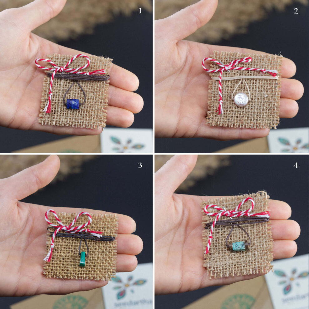 martisoare pietre semipretioase prezetate pe panza de iuta