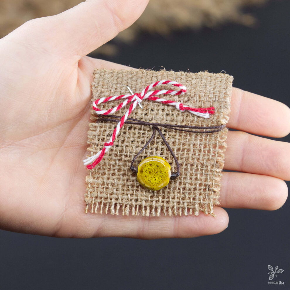 martisor-ceramica-galben-hand martisor ceramica lucrat manual